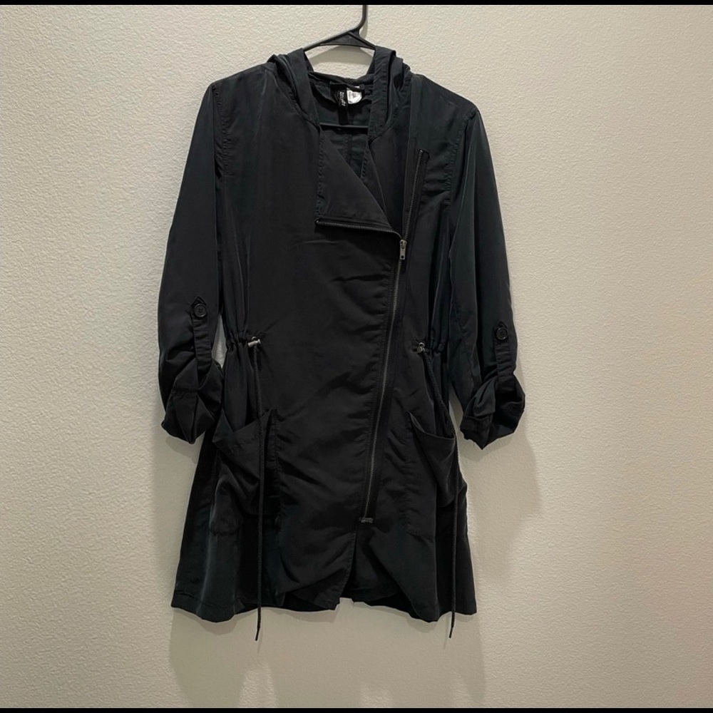 DIVIDED H&M COAT. SIZE 10